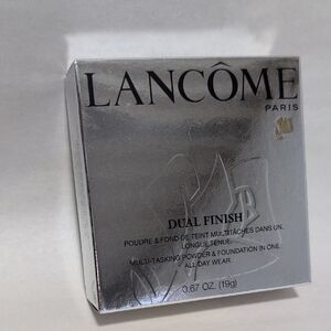 Lancome Dual Finish Foundation - Silver Packaging